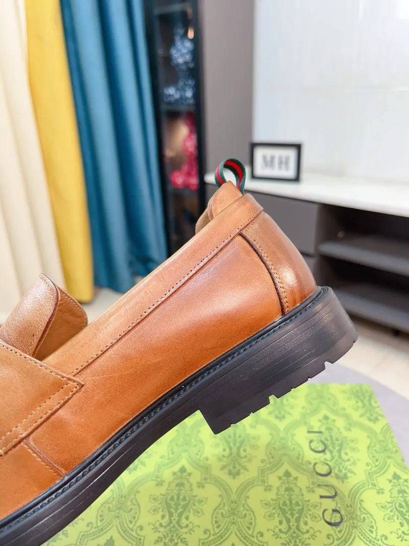 Men's shoes 💰500🌹🌹[GUCCI Gucci] A new style of formal men's leather shoes is coming ~ The original quality upper is made of Italian cowhide➕The leather is soft and delicate, comfortable and soft. The top layer of genuine leather, rubber wear-resistant outsole, the shoe shape is dignified and domineering, and the luxury charm is not concealed! The natural and free nouveau riche leads the trend. Code number: 38-44